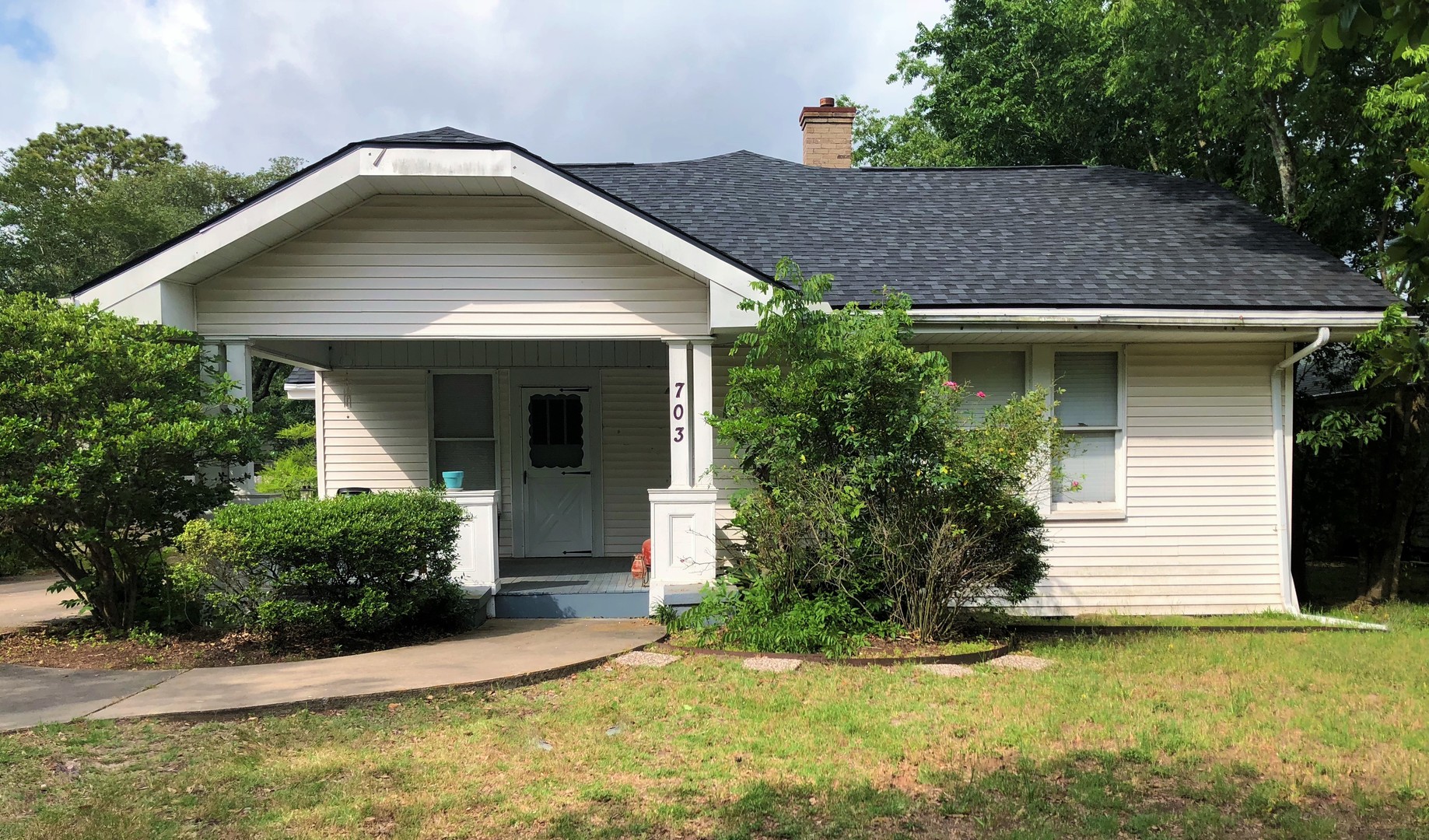 Bryan Apartment: 703 East 31st St