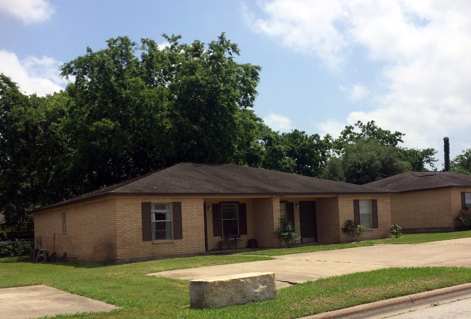 Bryan Apartment: 3612 Elliott