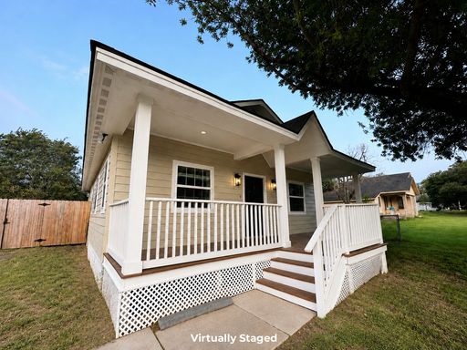 3 Bed House Close to Historical Downtown Bryan – photo 1