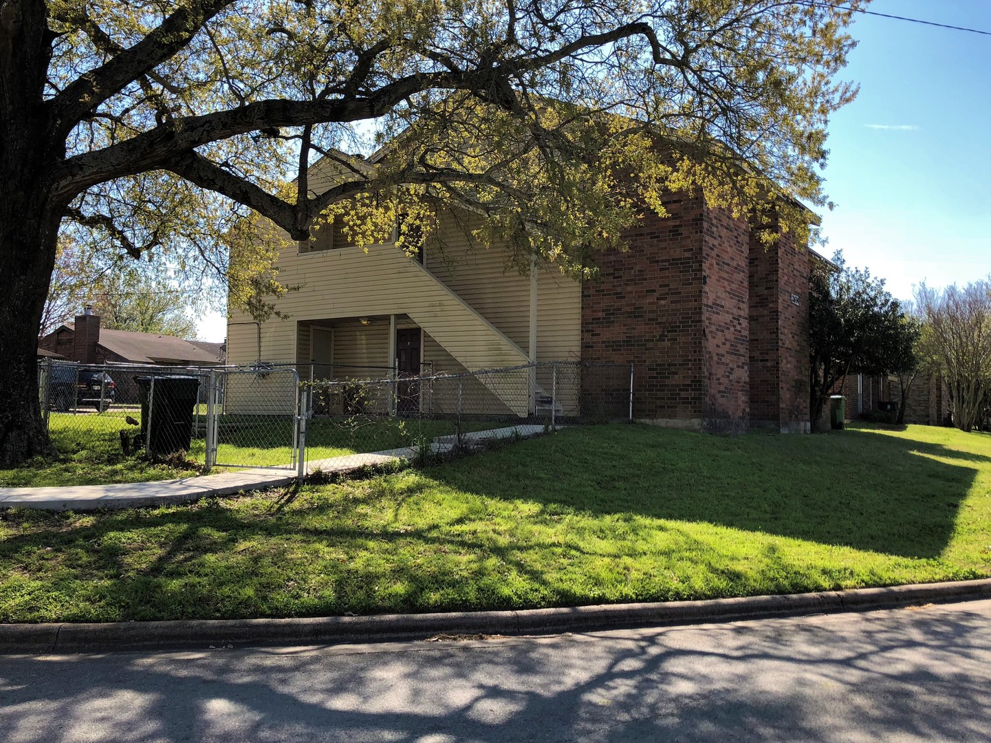 Bryan Apartment: 2614 Pecan Knoll