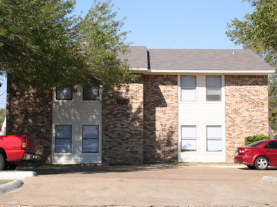 Bryan Apartment: 2509 Pecan Ridge