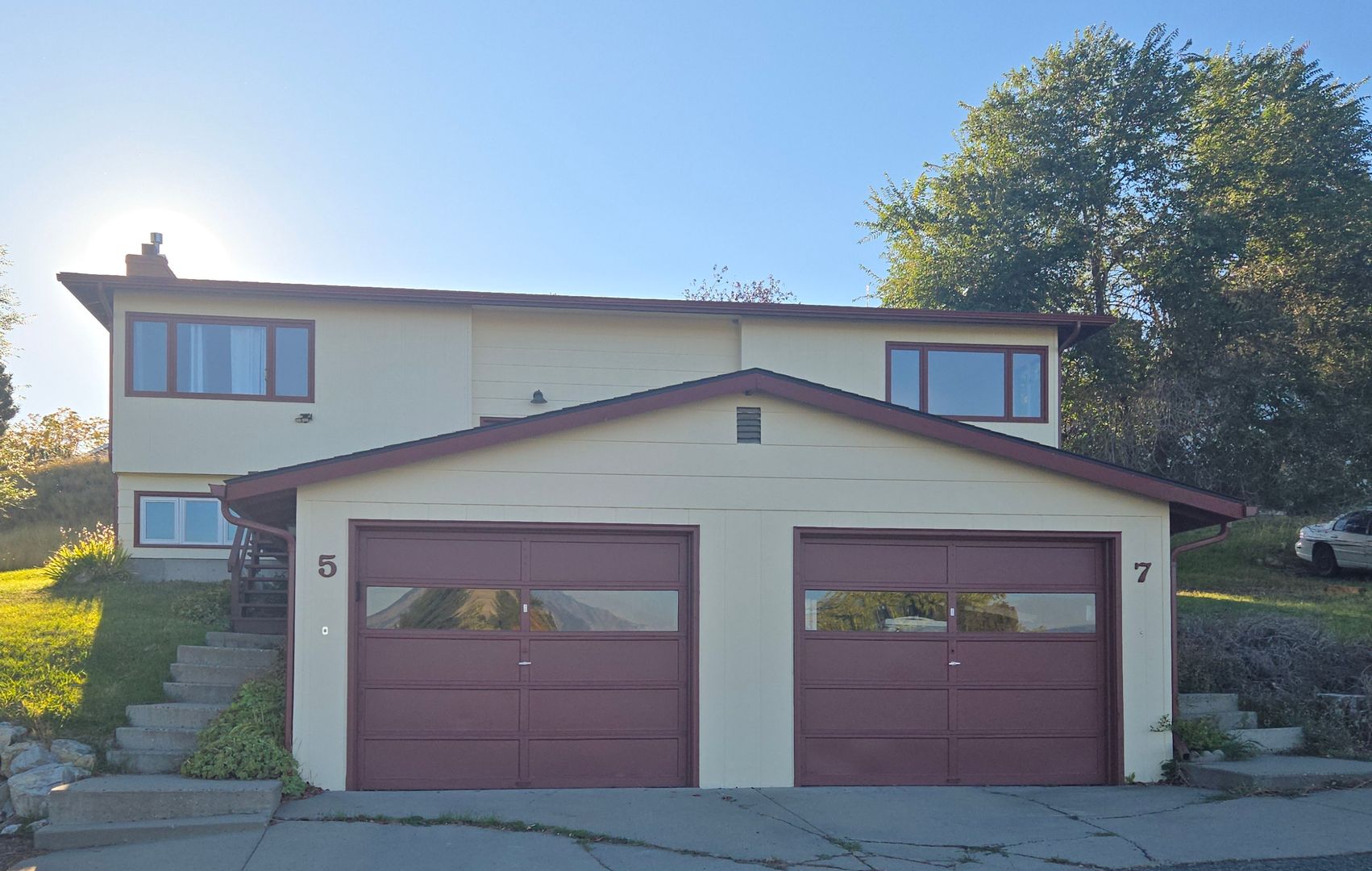 Helena Apartment: 5 and 7 Valley View Drive