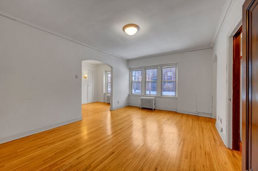 Studio apartment in Uptown, Near Interstate 94 and Lyndale