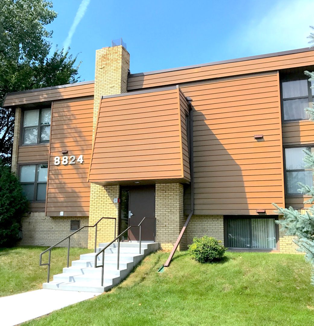 St. Louis Park Apartment: 8800 - 8824 West 36th street