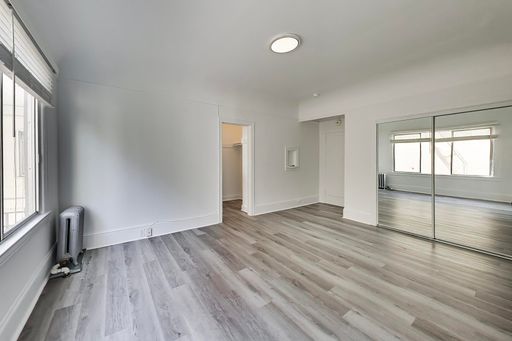 Bright & Updated Studio! – photo 1