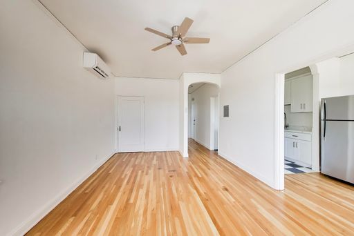 Charming 1-Bedroom with Hardwood Floors & Classic Oakland Character | Glenview – photo 1