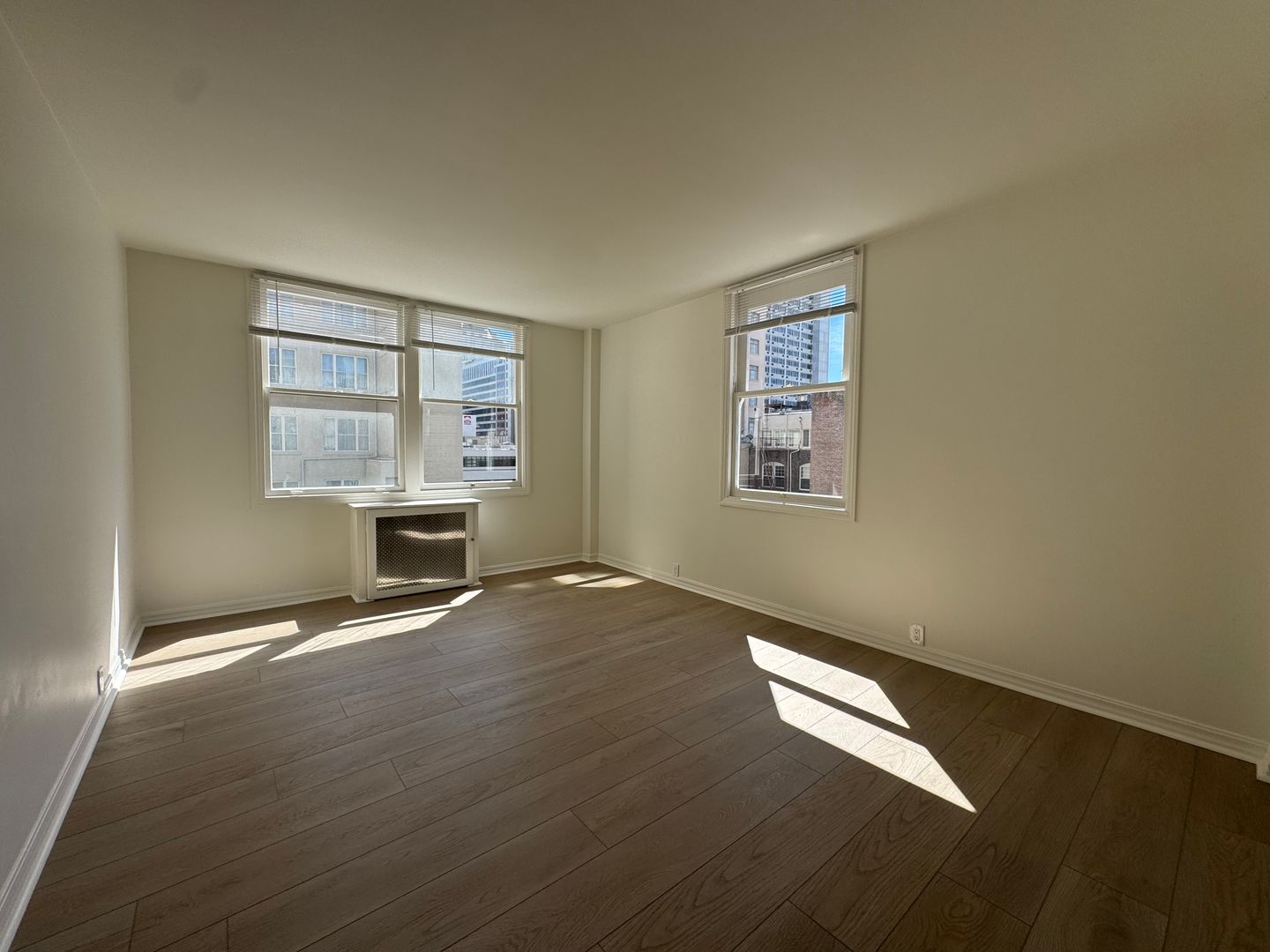 565 Geary Street - Main Image
