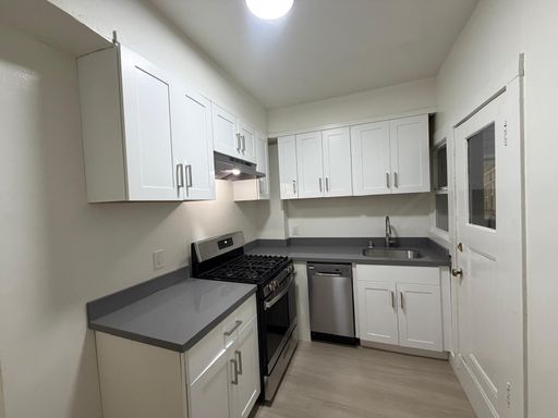 Bright 1BR in the Heart of Oakland | Walk to Lake Merritt & BART – photo 1