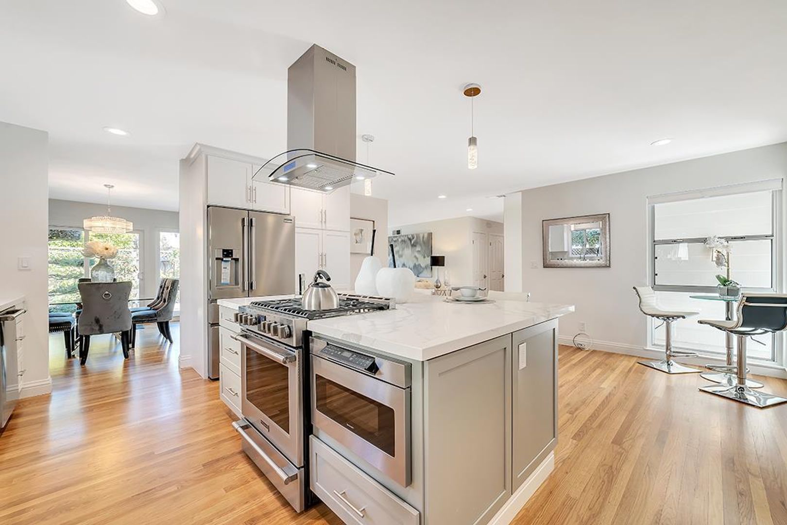 661 W remington Drive - Main Image