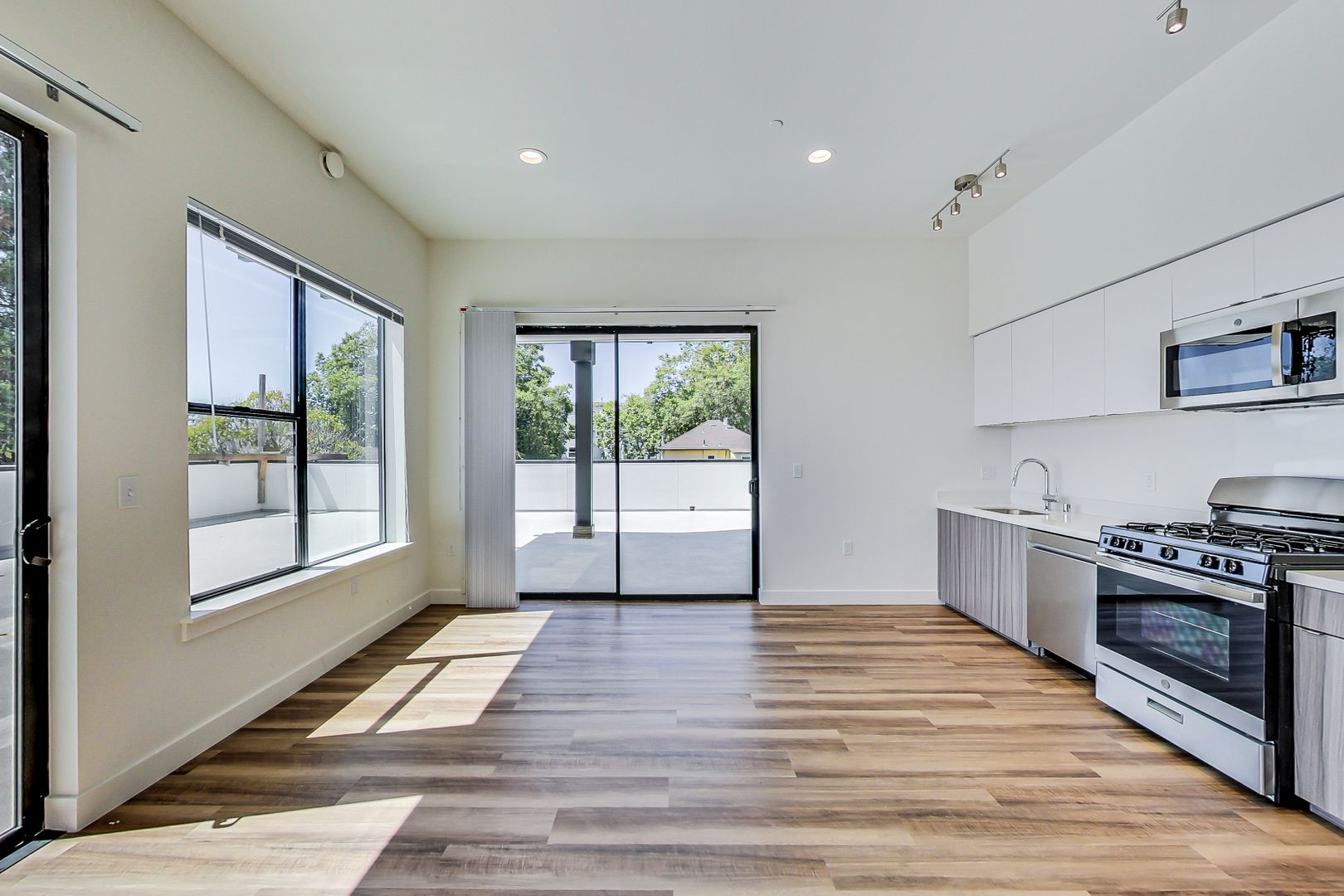 950 63rd Street - Main Image