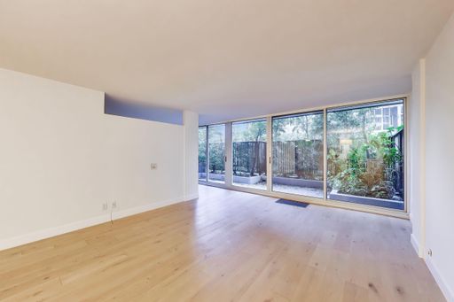1 Bed Condo Apartment in Pacific Heights with parking! – photo 1