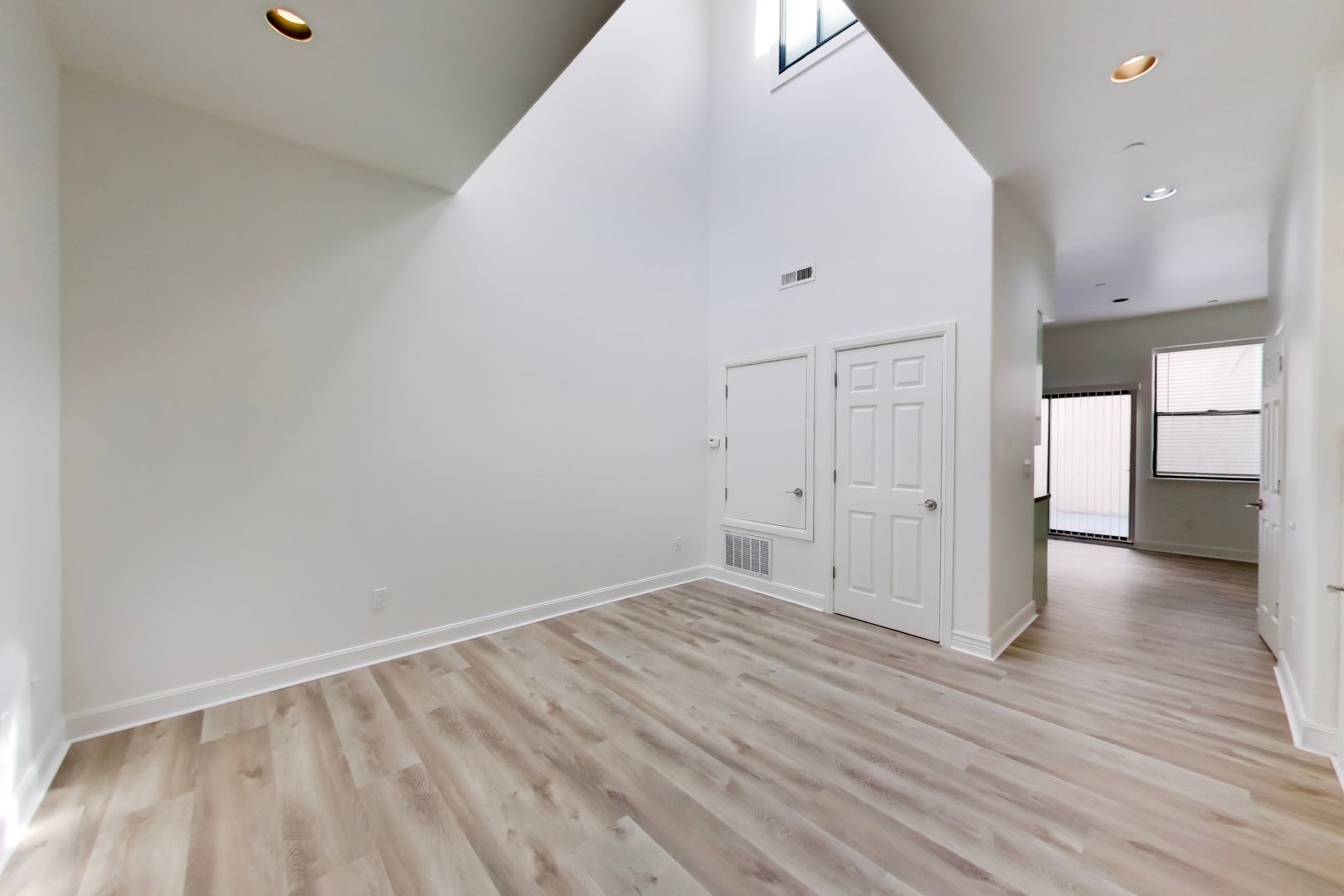 324 10th Street - Main Image