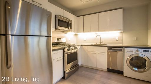 Stunning 1BR/1BA with Incredible Lake Merritt Views, Modern Design, and Rooftop Deck – photo 1