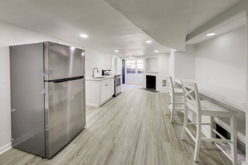 Charming 2BR in Elmwood | Renovated Interior | Near Berkeley & Rockridge – photo 1