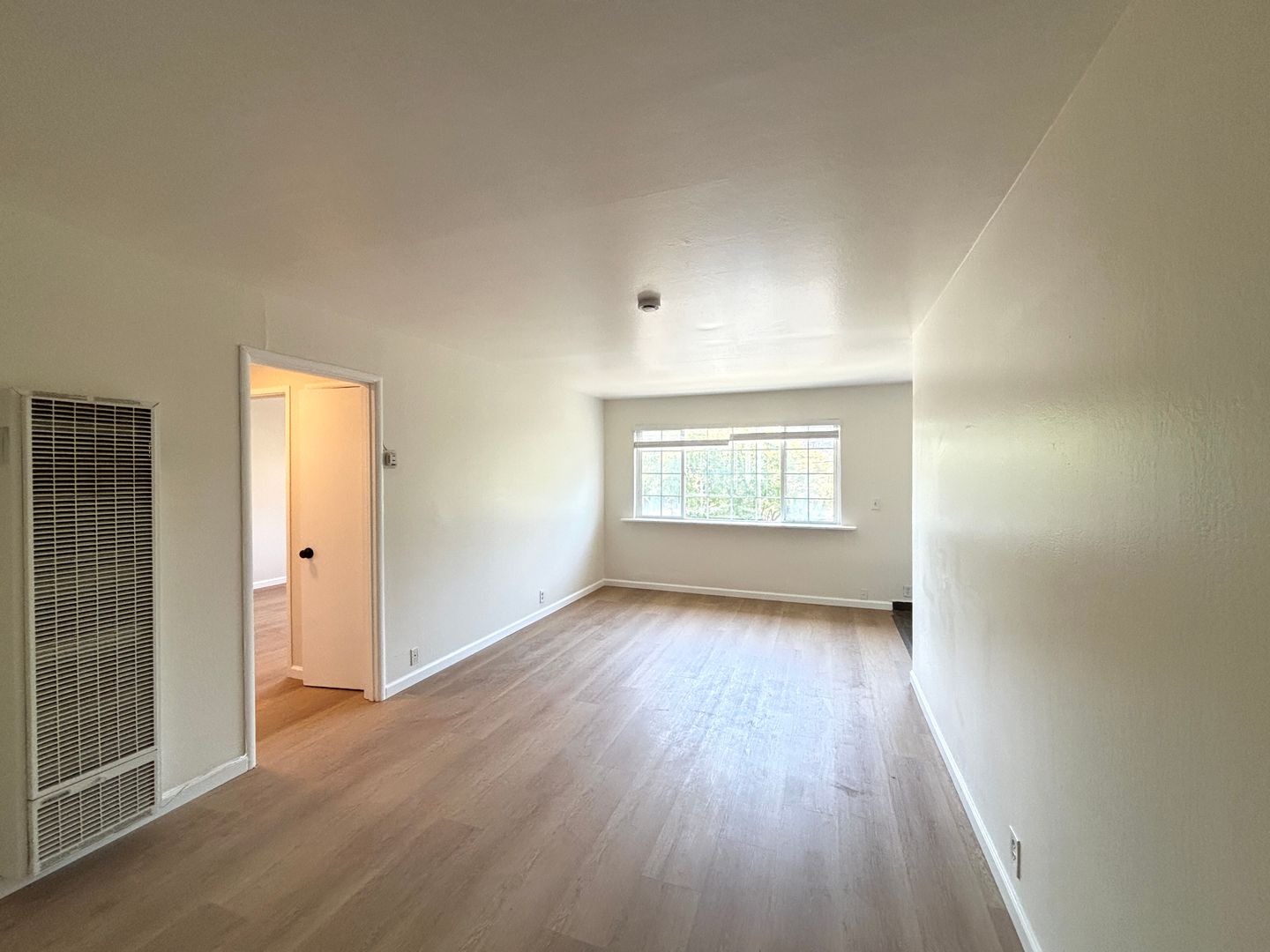 2223 Bonar Street - Main Image