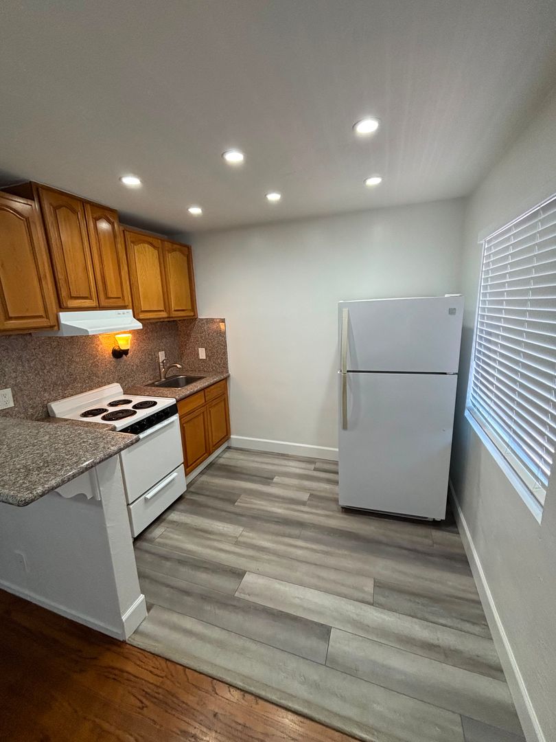 414 Staten Avenue - Main Image