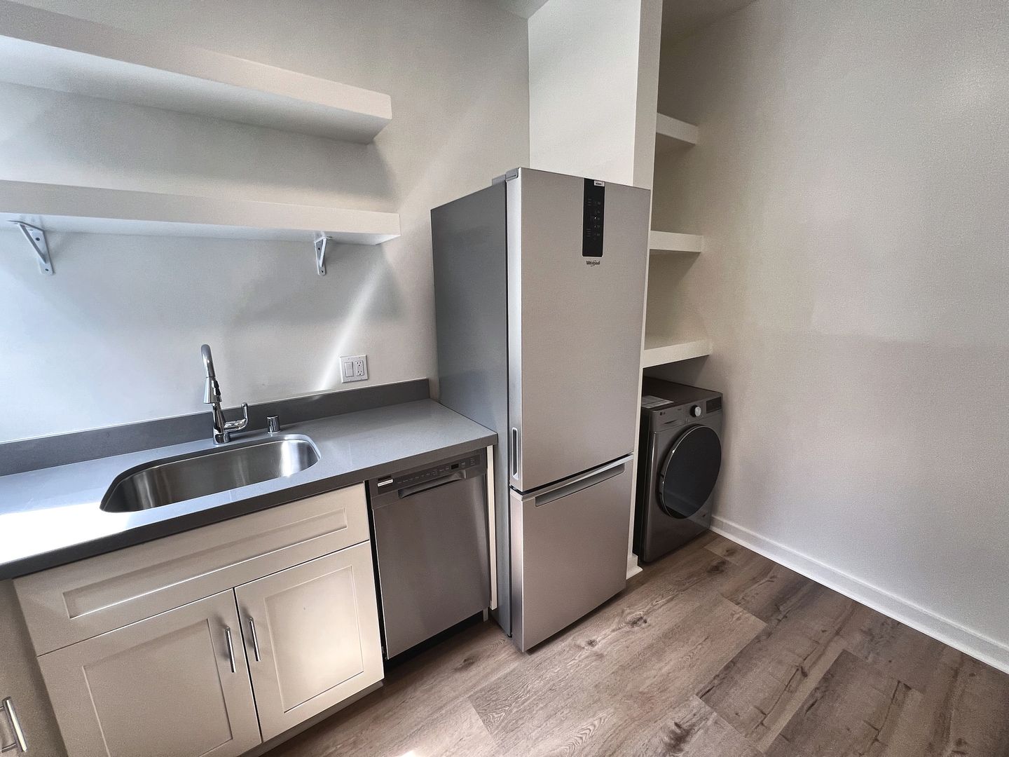 1650 Clay Street - Image 2
