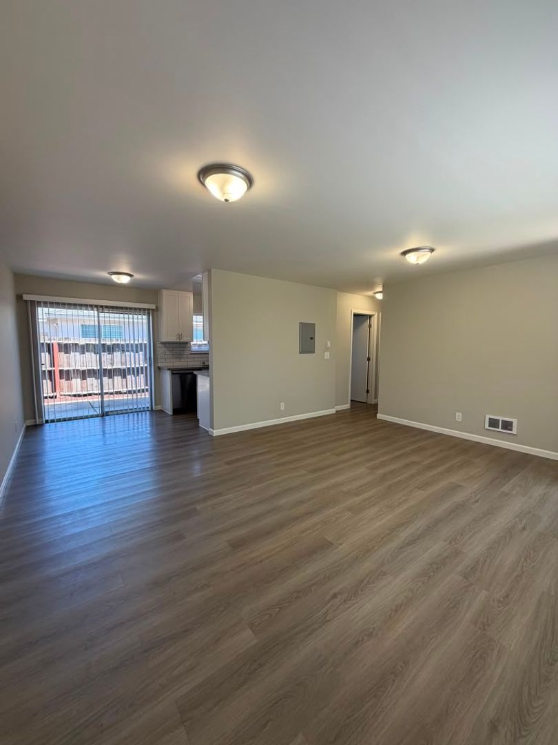 300 Warren Avenue - Main Image