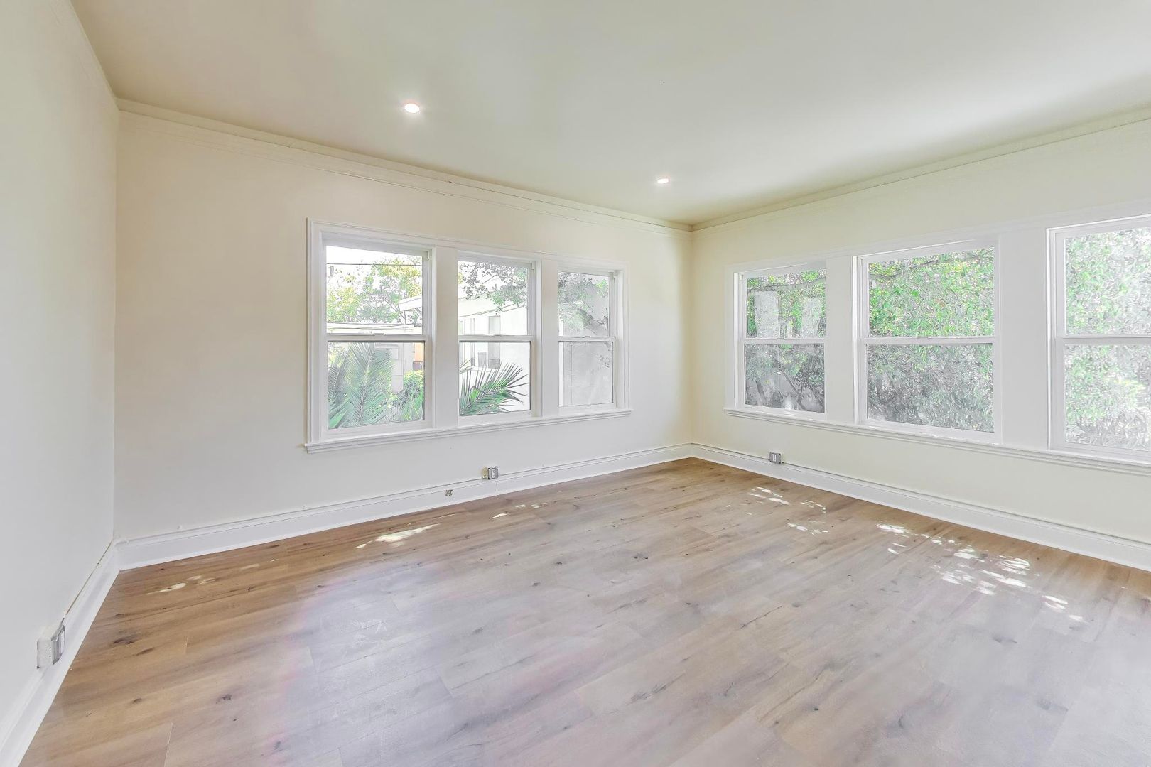 1534 Arch Street - Main Image