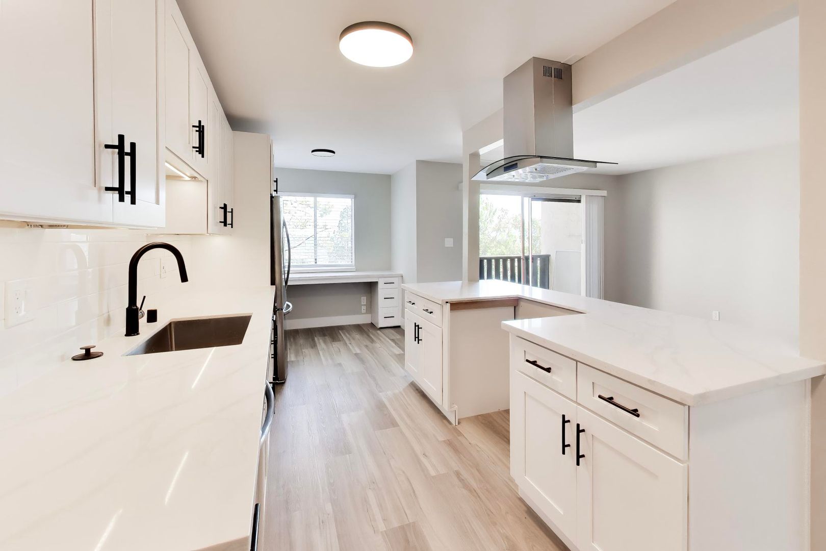 1015 Continentals Way - Main Image