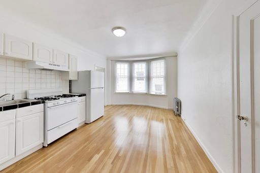 Charming 1-Bedroom in the Heart of San Francisco | 666 O’Farrell Street – photo 1