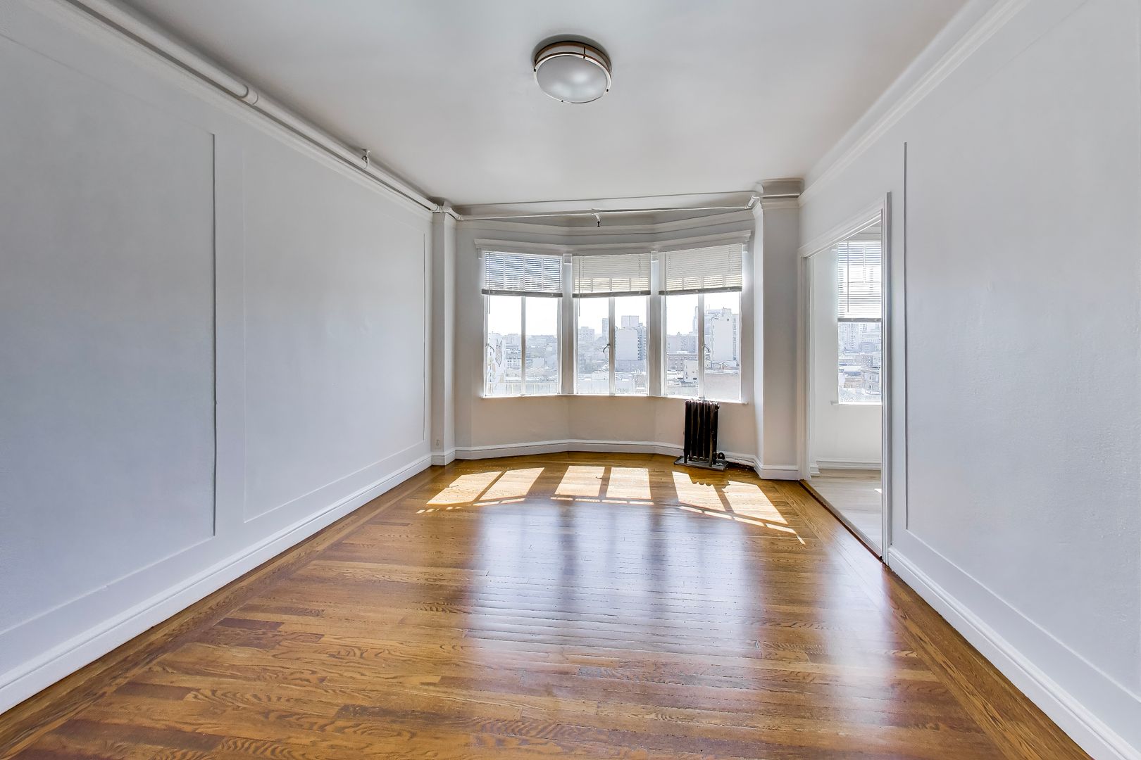 536 Leavenworth Street - Main Image