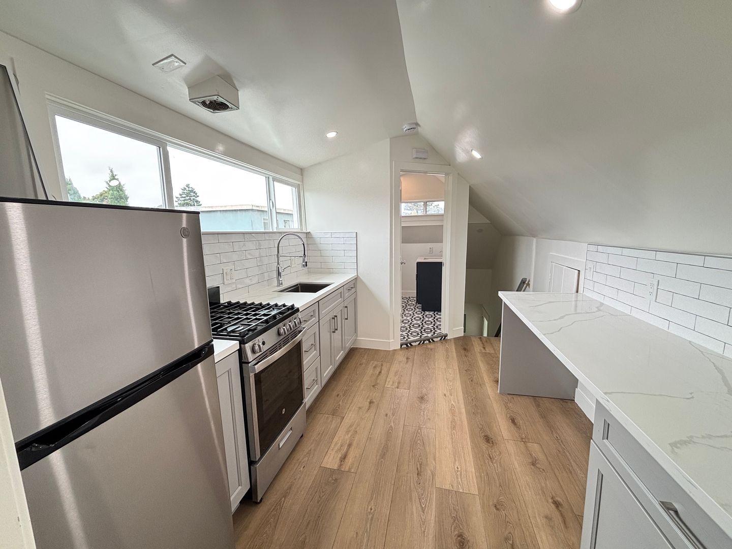 1642 Russell Street - Main Image
