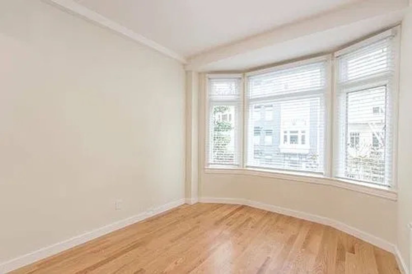 535 Leavenworth Street - Image 2