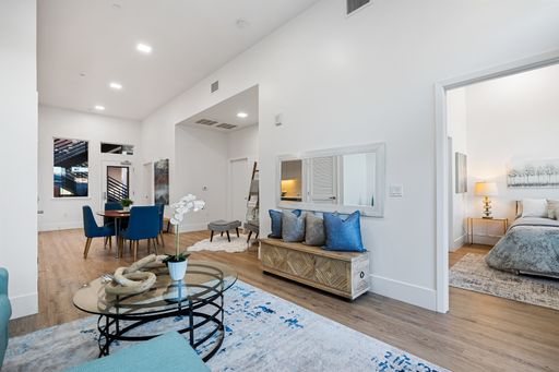 Brand new modern two bedroom. AC, laundry in unit, private patio. Two weeks free! – photo 1
