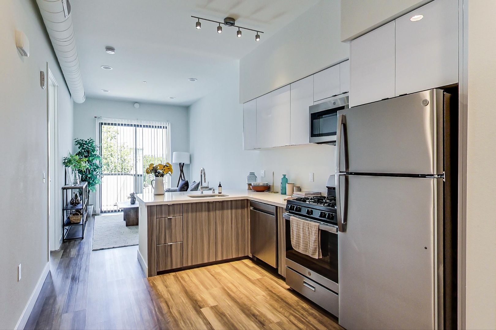 950 63rd Street - Main Image