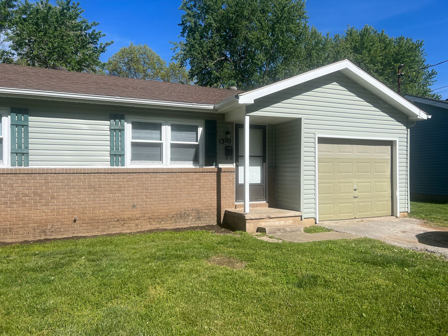 Springfield House: 1302 S Estate Ave