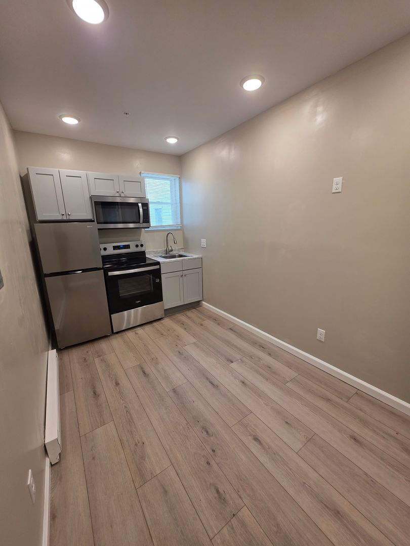 Philadelphia Apartment: 4713 Penn St