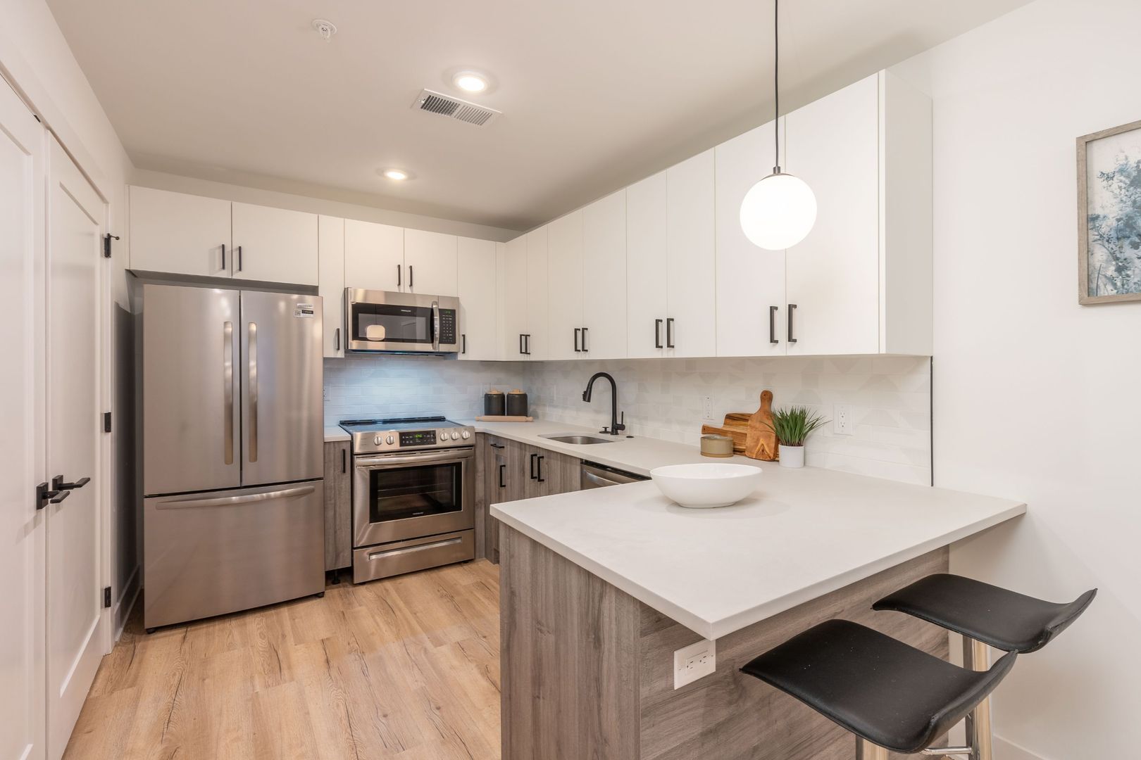 Philadelphia Apartment: 629 W Girard Ave