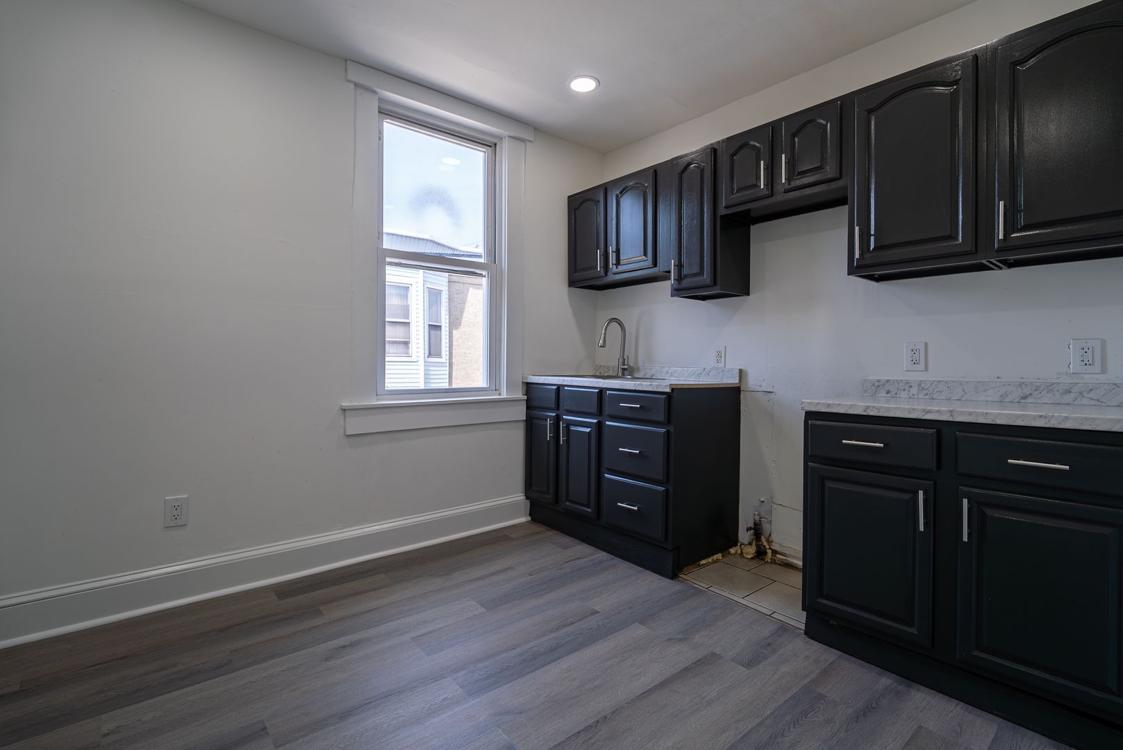 Philadelphia Apartment: 2410 Wharton St