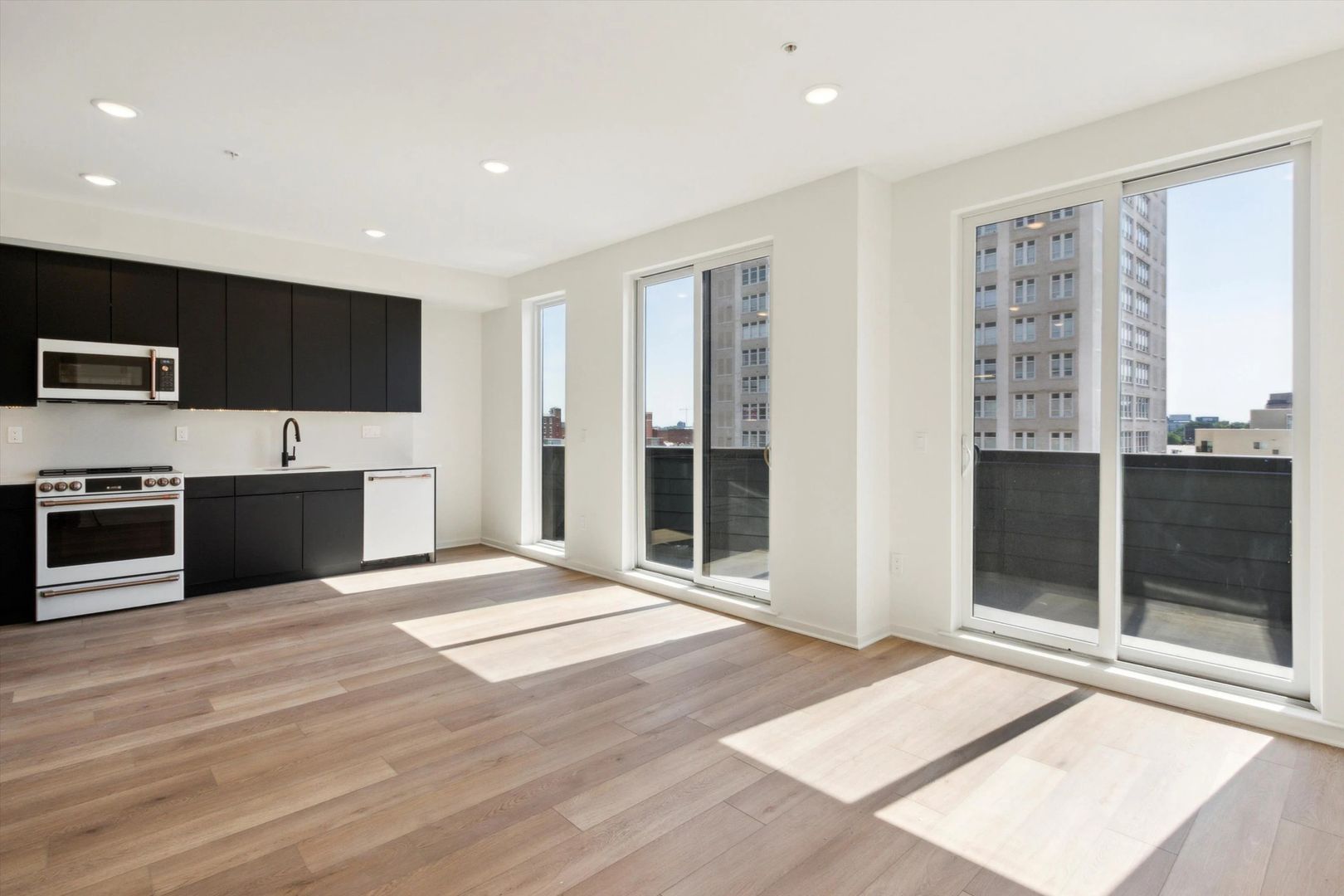 Philadelphia Apartment: 225 N 12th St