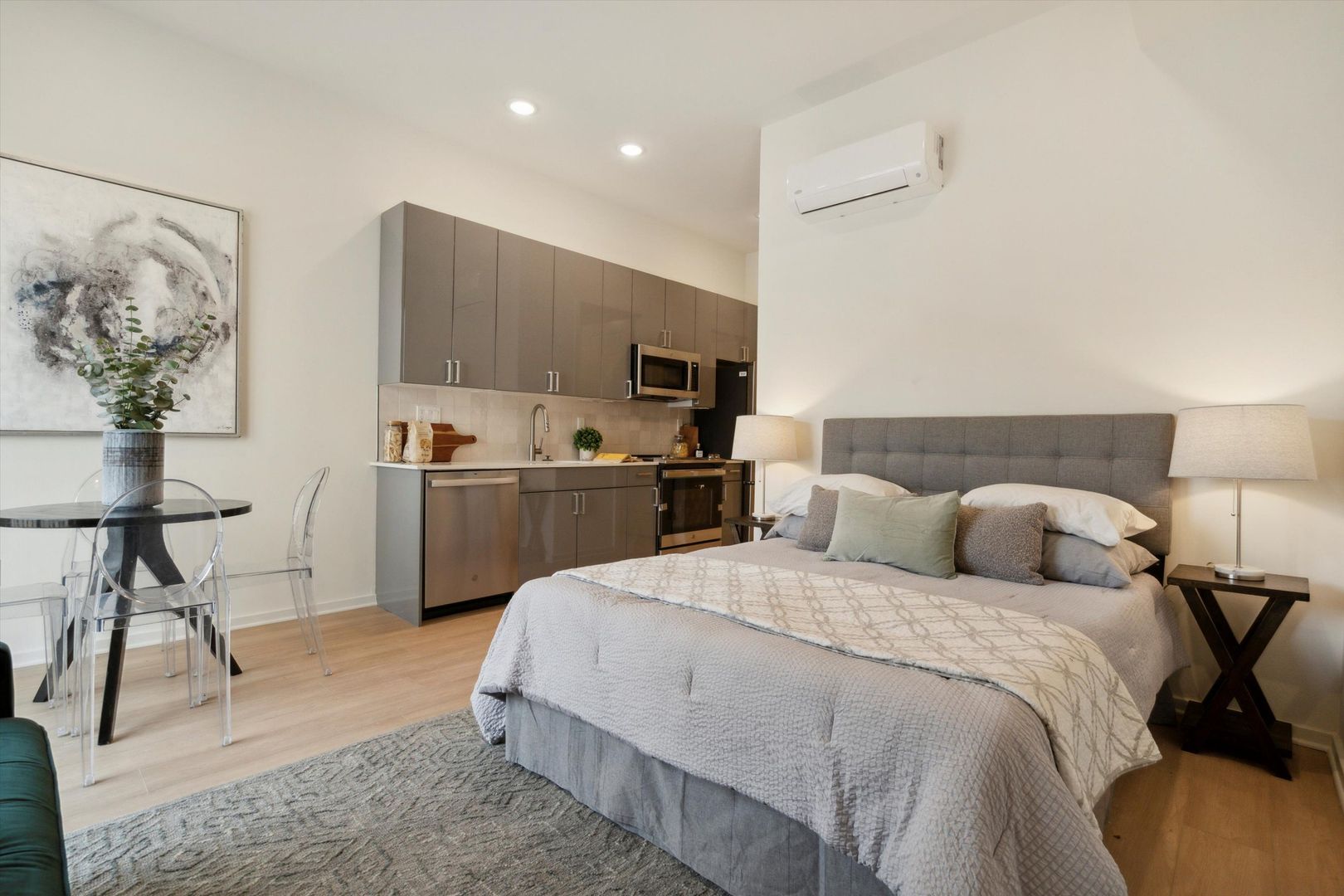 Philadelphia Apartment: 225 N 12th St