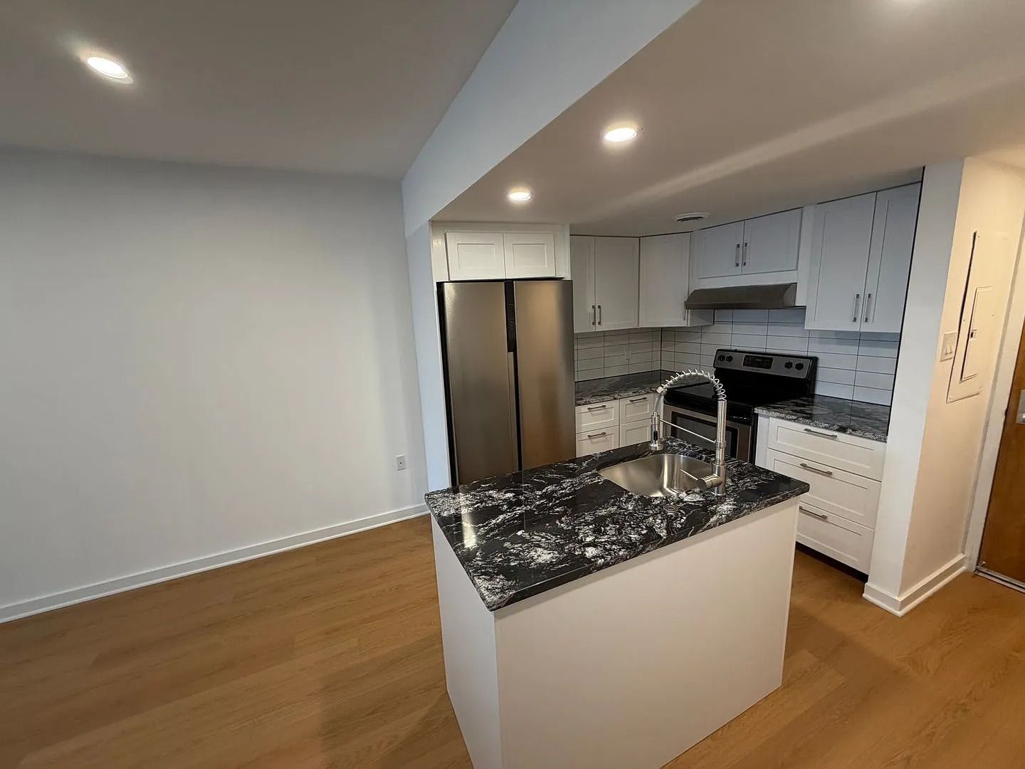 Philadelphia Apartment: 237 Chestnut St