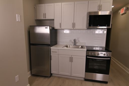 Bright & Updated 1-Bedroom Apartment in Frankford | Convenient Philadelphia Location – photo 1