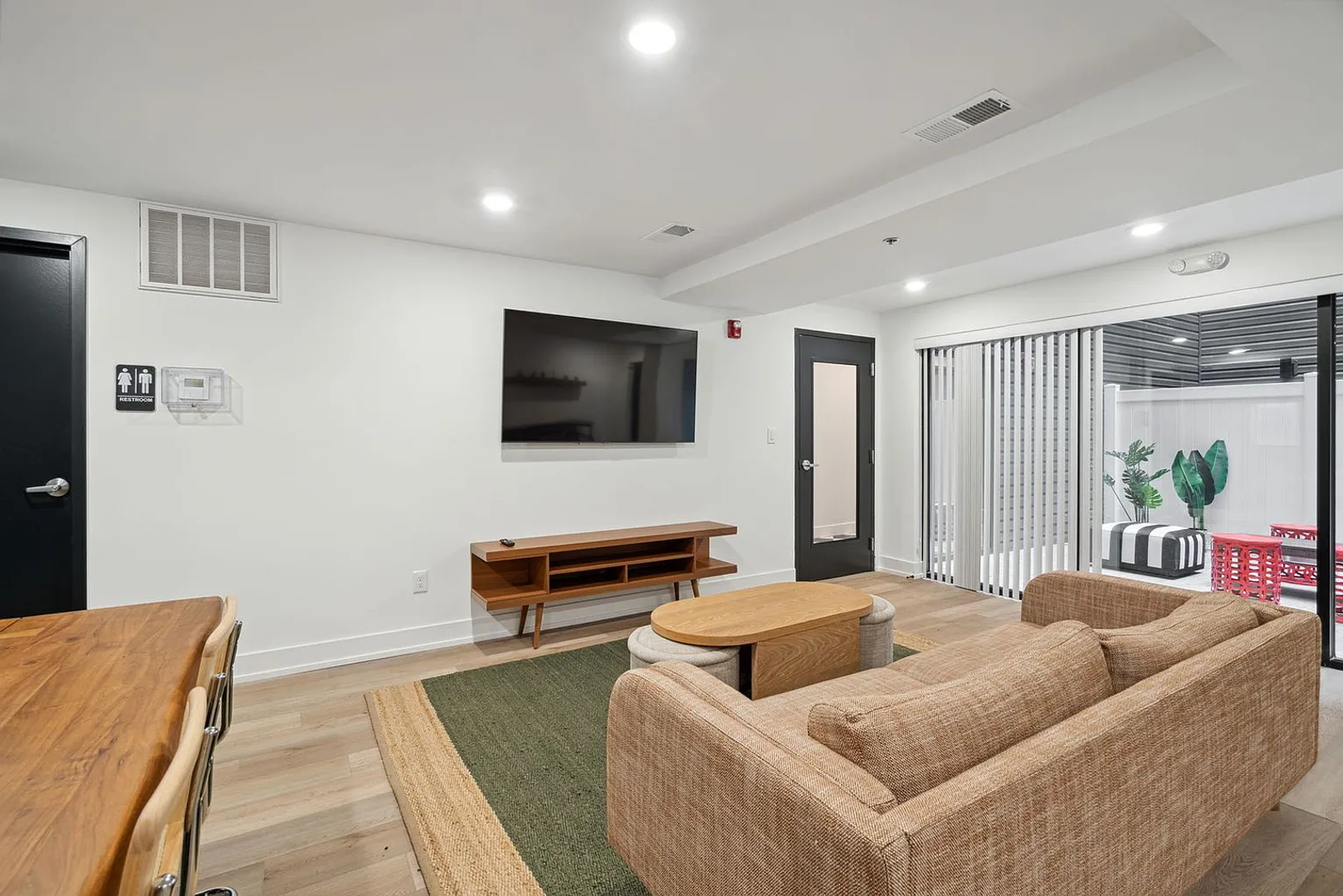 Philadelphia Apartment: 901 Leland St.