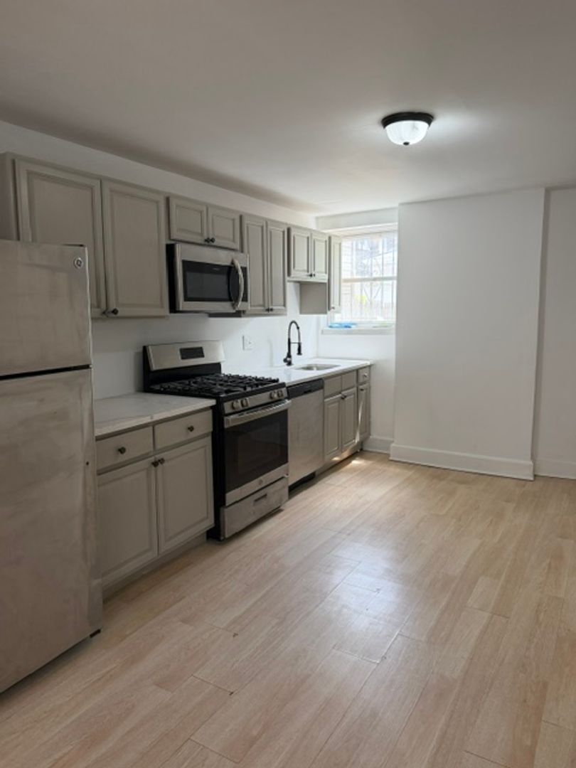 Philadelphia House: 2228 Cross St