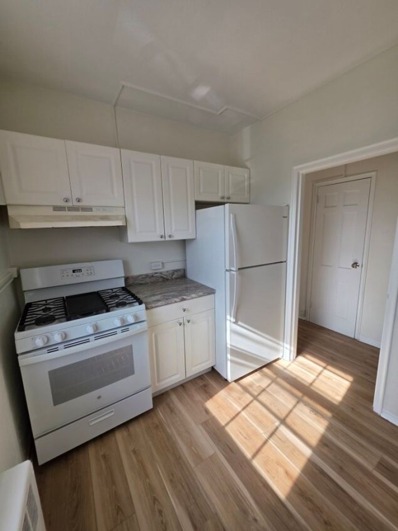 Philadelphia House: 734 North Terrace