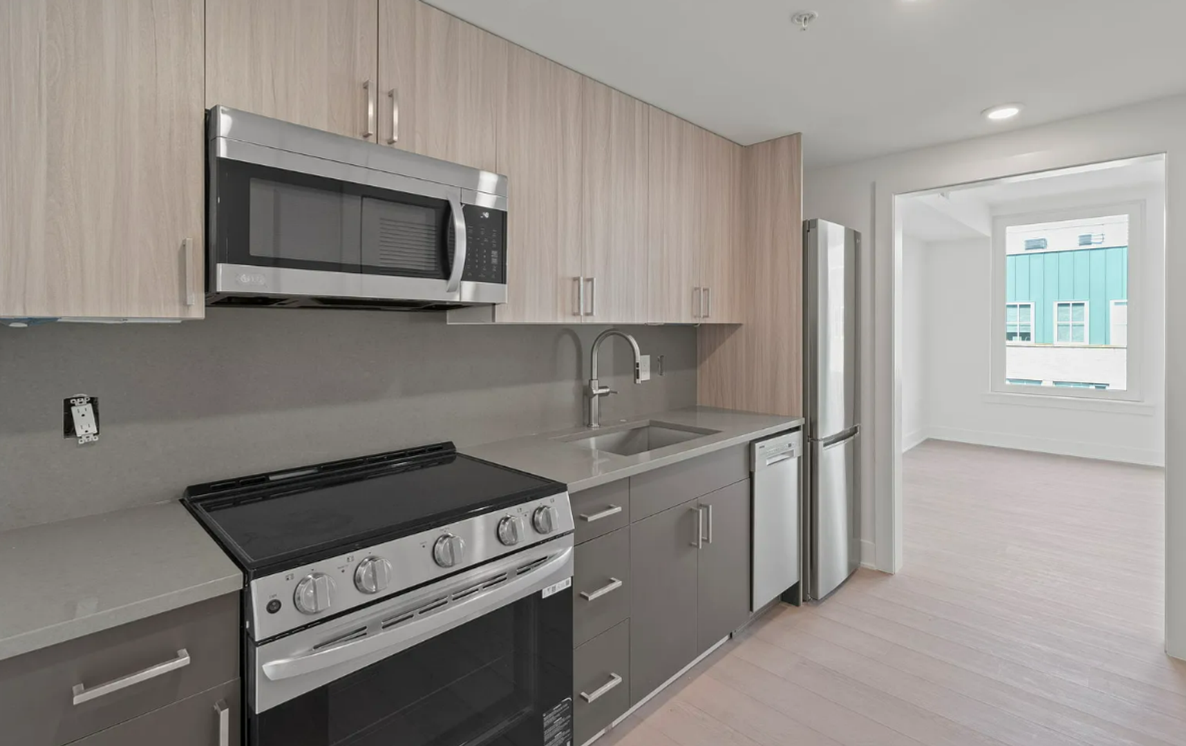 Philadelphia Apartment: 2000 Dreer St