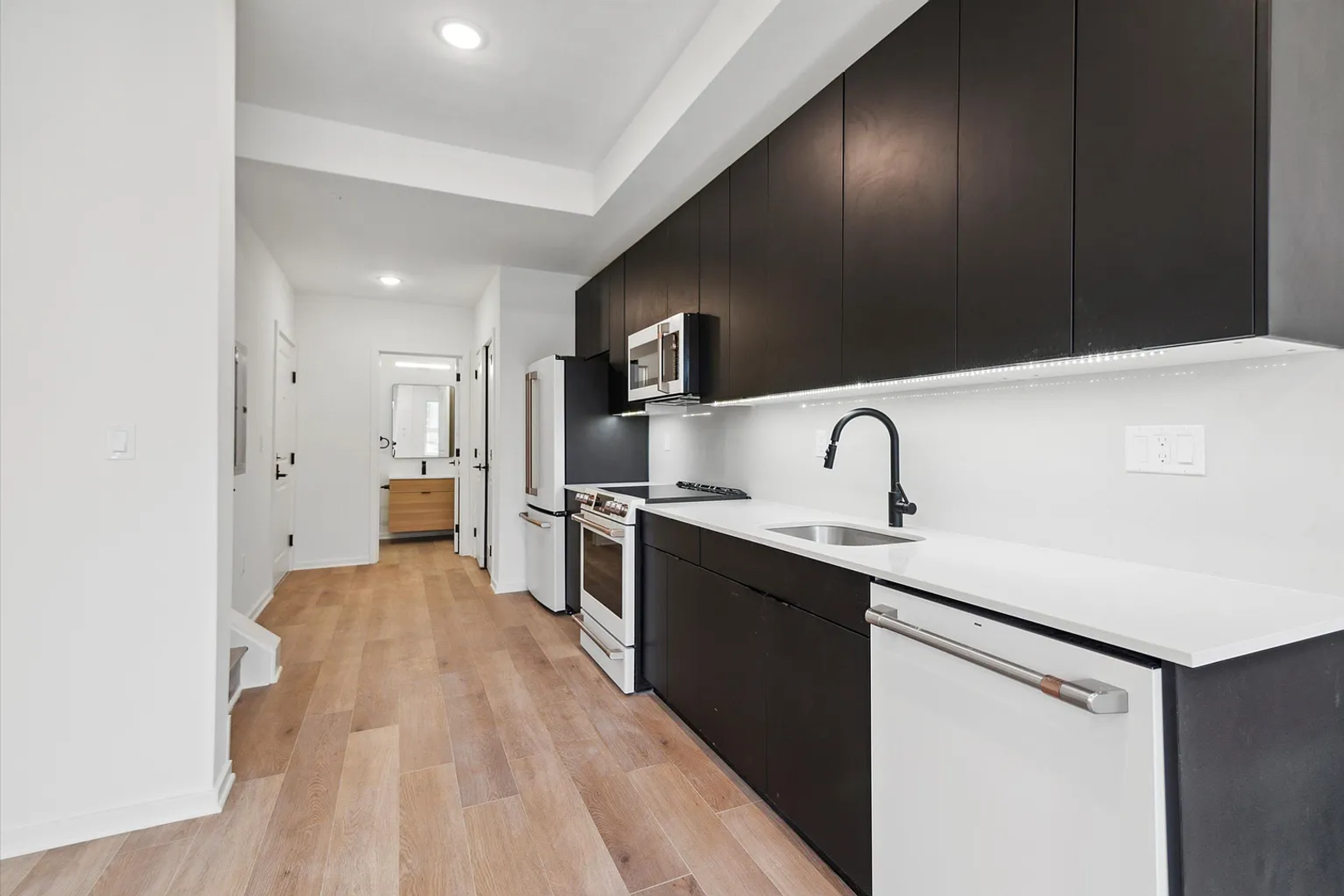 Philadelphia Apartment: 245 N 12th St