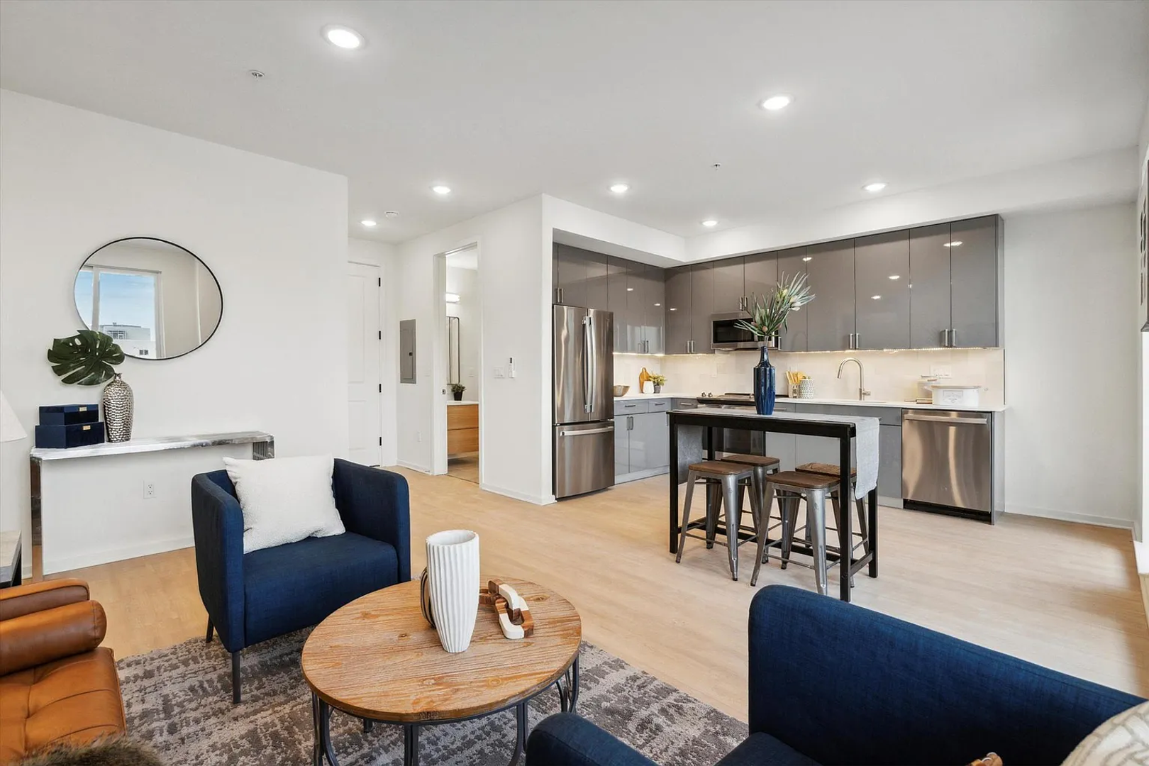 Philadelphia Apartment: 225 N 12th St
