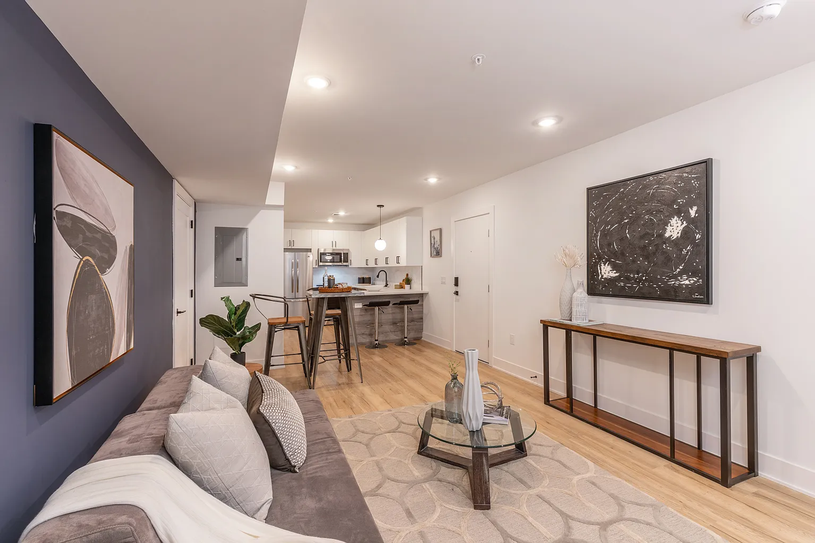 Philadelphia Apartment: 629 W Girard Ave