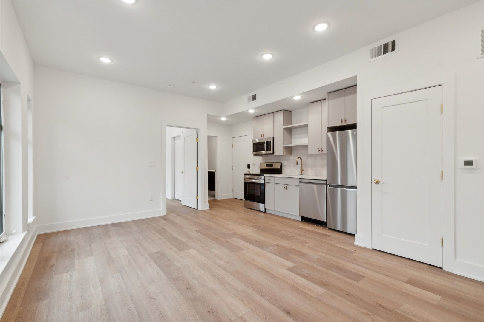 Philadelphia Apartment: 367 W Hortter St