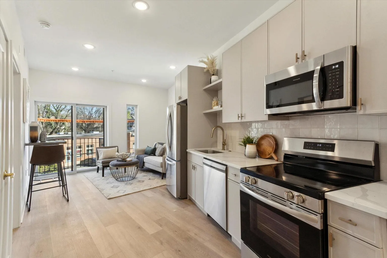 Philadelphia Apartment: 367 W Hortter St