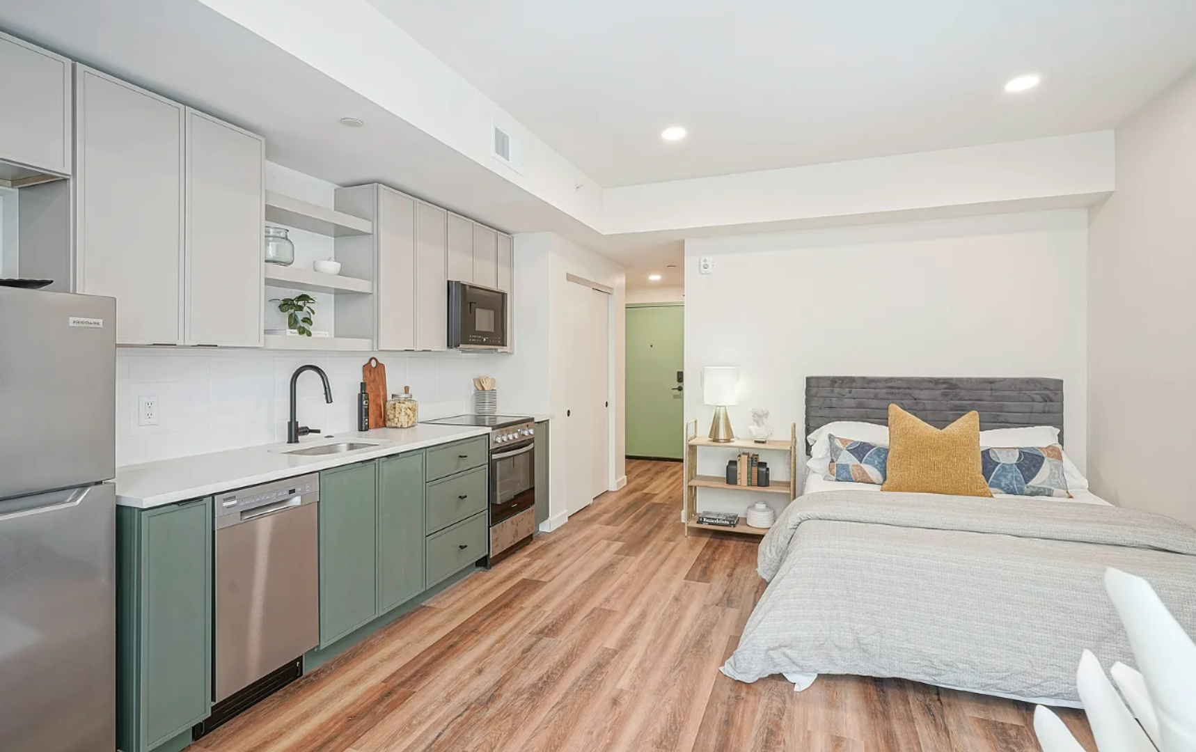 Philadelphia Apartment: 1301 Bainbridge St