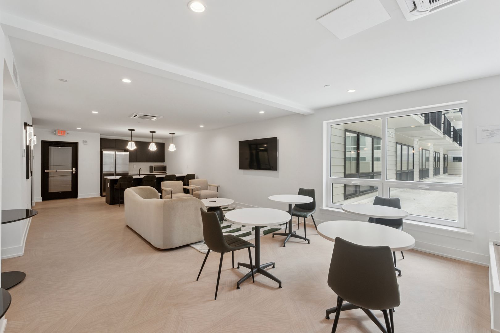 Philadelphia Apartment: 922 N Broad St
