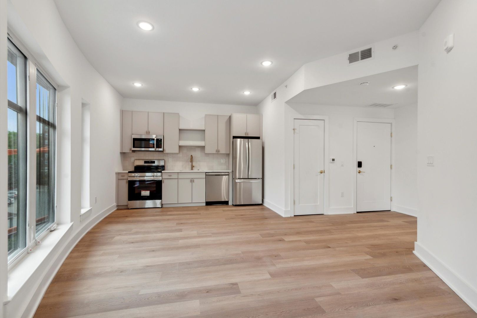 Philadelphia Apartment: 367 W Hortter St